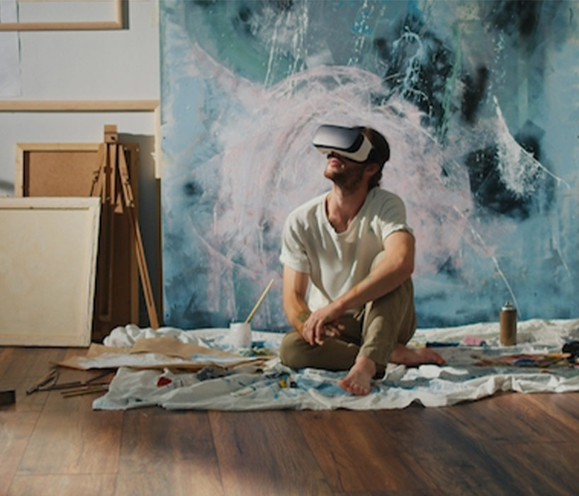 Een kunstenaar gebruikt virtual reality