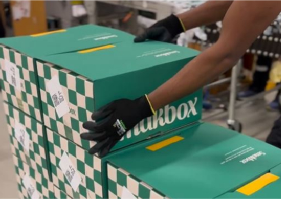 Dozen van Smakbox in de warehouse