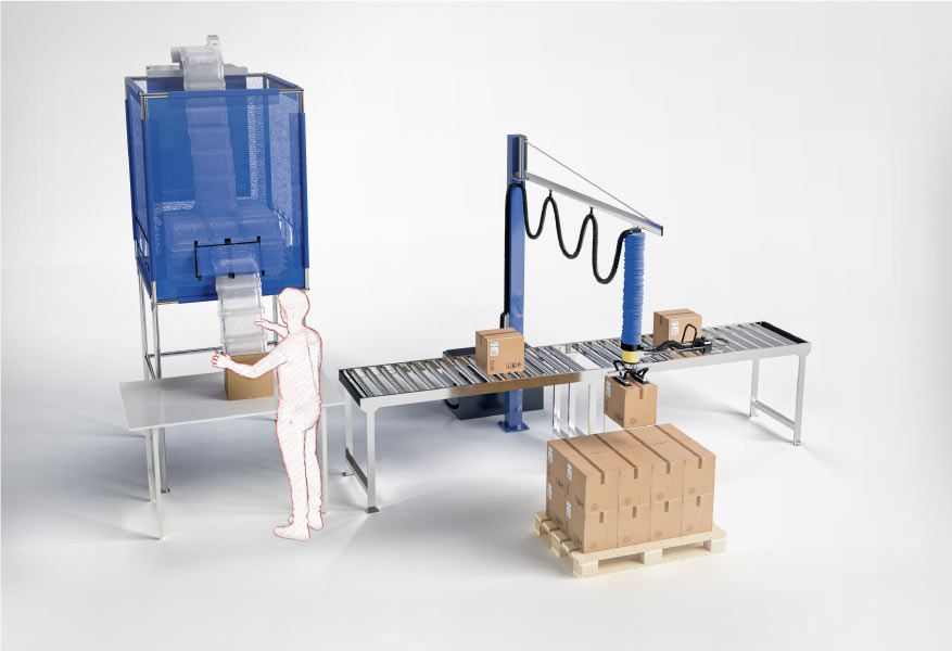 Supply chain verpakkingslijn met machines, inpaktafel en verpakkingsmaterialen.)