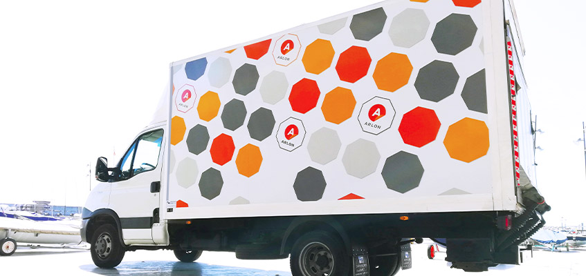 vrachtwagen bekleed met Arlon zelfklevend vinyl