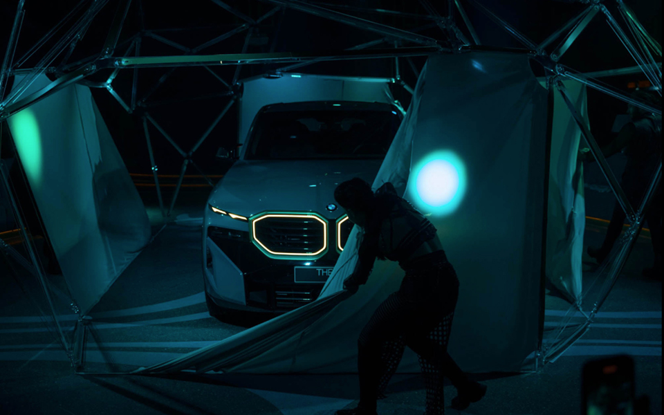 "BMW AUTO ONTHULLING" - AUTEUR: FLORIN NICULAE